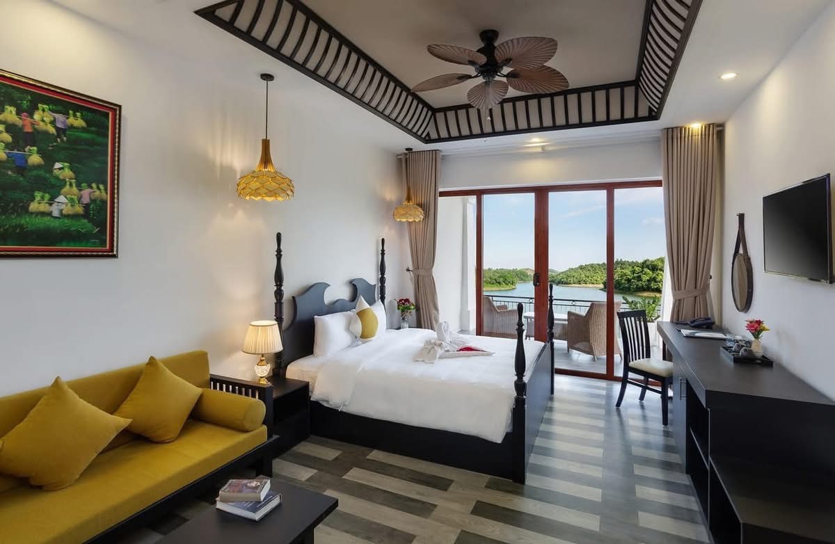hạng Phong Nha Lake House Resort