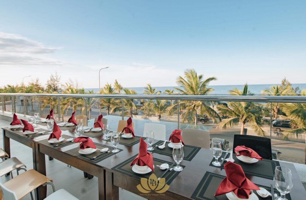 Khách sạn Phương Bắc Luxury - Khách sạn view biển Nhật Lệ đẹp nhất biển Nhật Lệ 3 Nhà hàng view biển Phương Bắc luxury