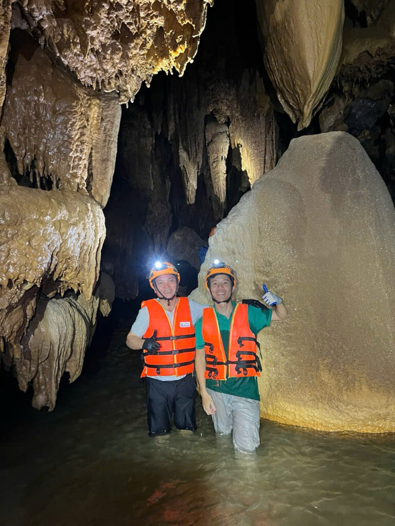 Tour Trekking Hang Ô Rô Phong Nha 2
