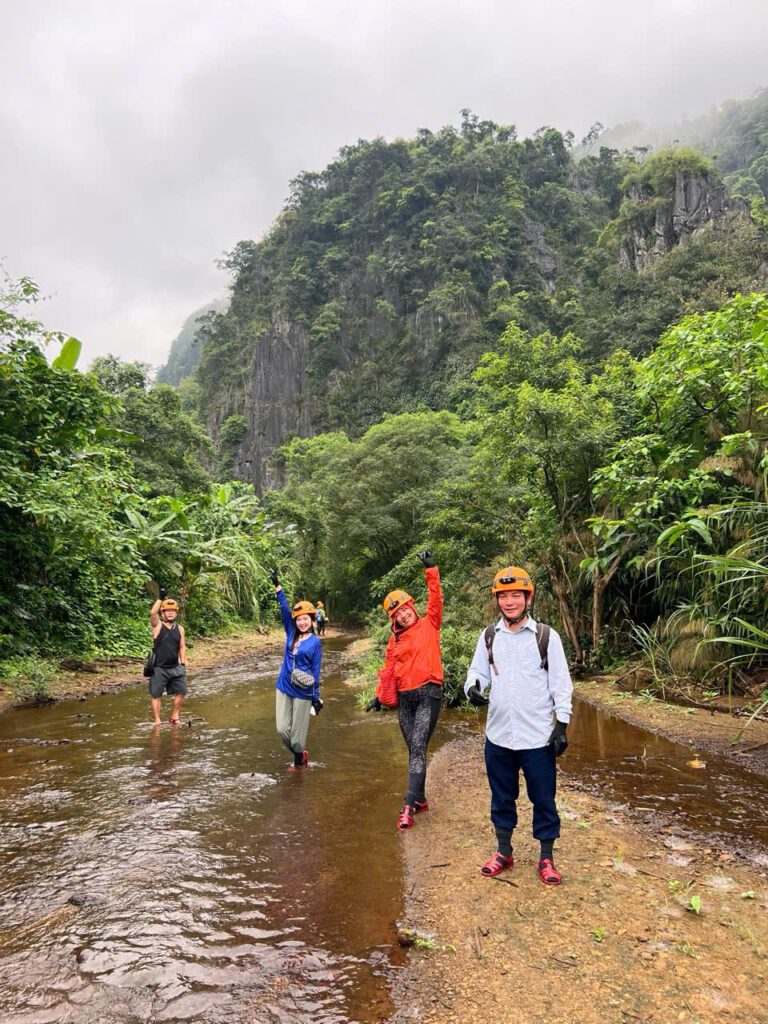 Tour Trekking Hang Ô Rô Phong Nha 3