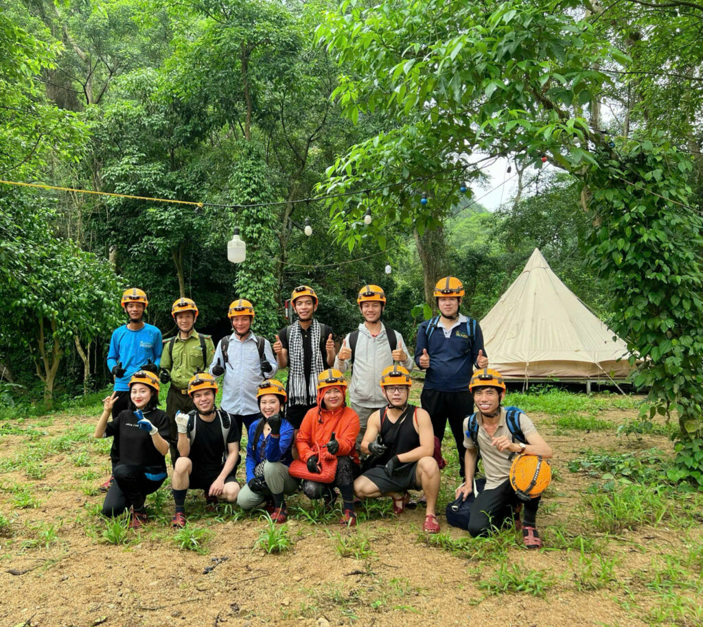 Tour trekking hoan my cave - tour phong nha