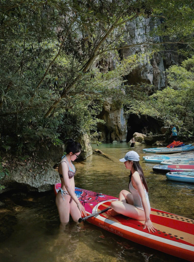 Phong Nha - Kẻ Bàng chính thức được UNESCO công nhận là Khu Dự trữ sinh quyển thế giới 2 Hang E Phong Nha - Kẻ Bàng chính thức được UNESCO công nhận là Khu Dự trữ sinh quyển thế giới